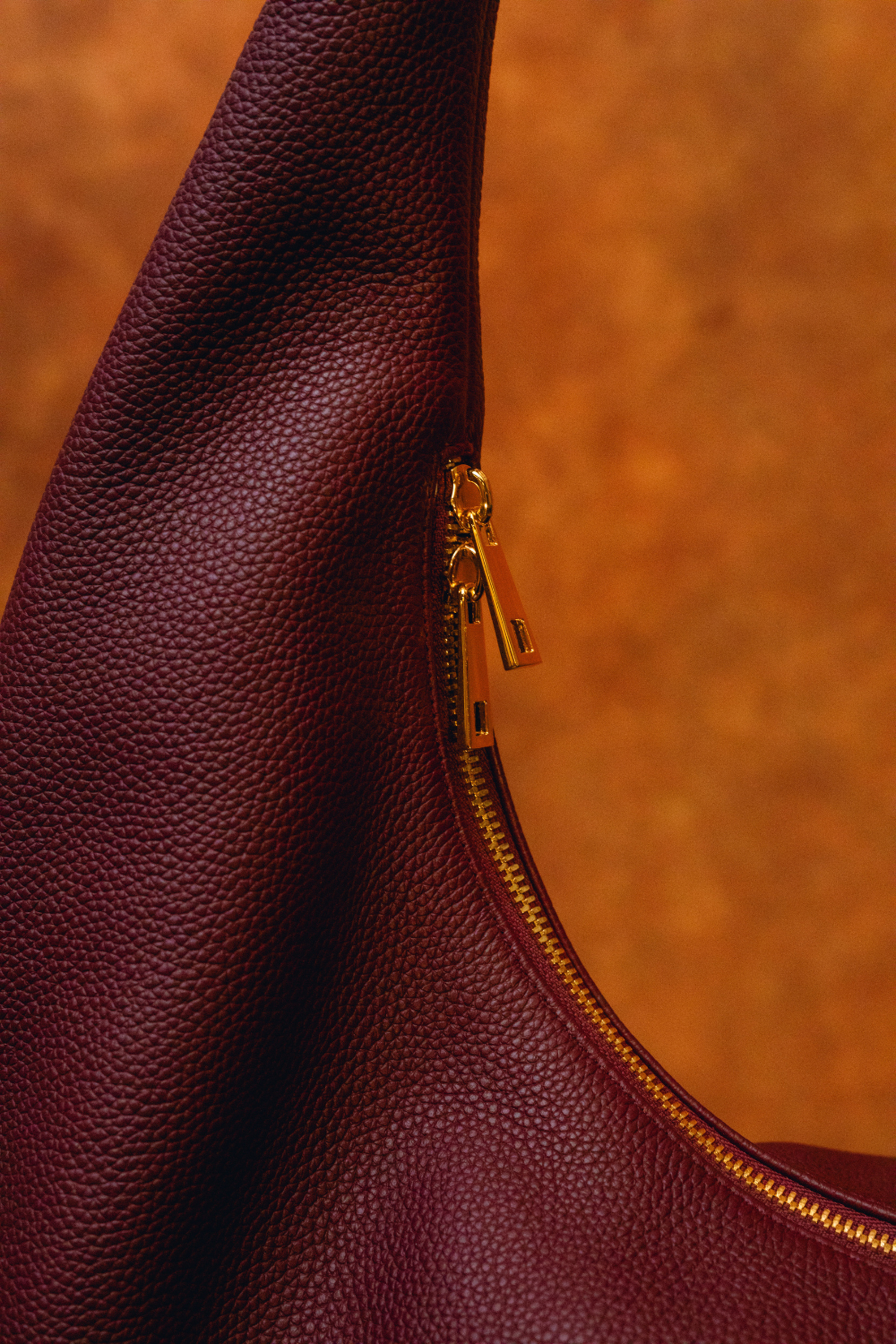 London Togo Leather Maxi Handbag - Burgundy