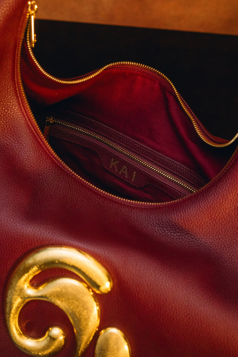 London Togo Leather Maxi Handbag - Burgundy