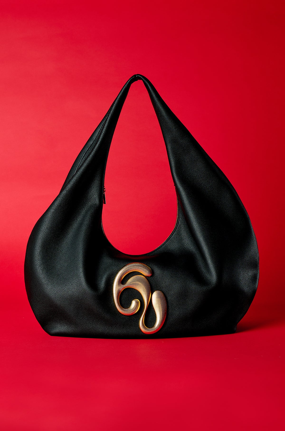 London Togo Leather Maxi Handbag - Black