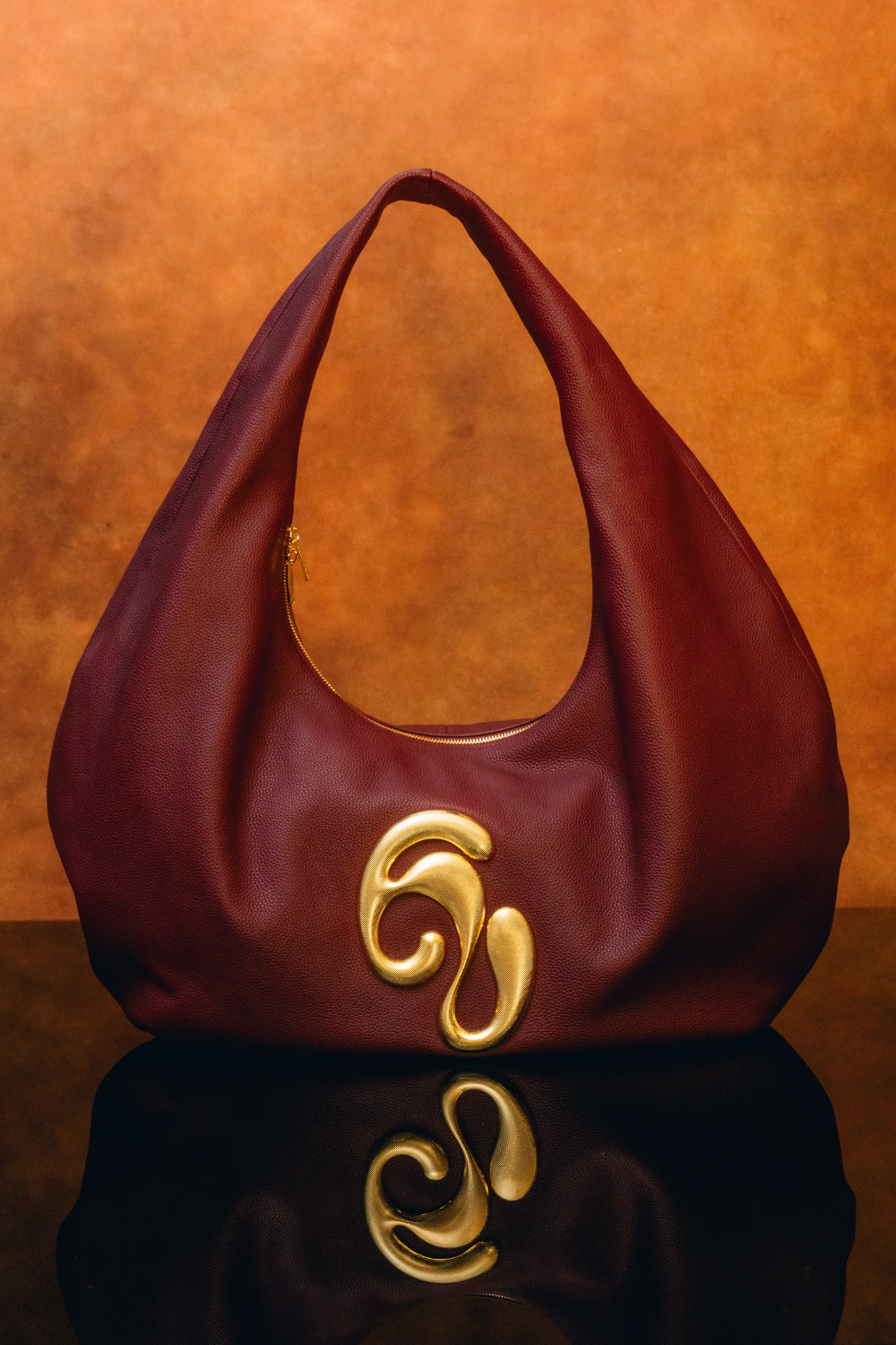 London Togo Leather Maxi Handbag - Burgundy
