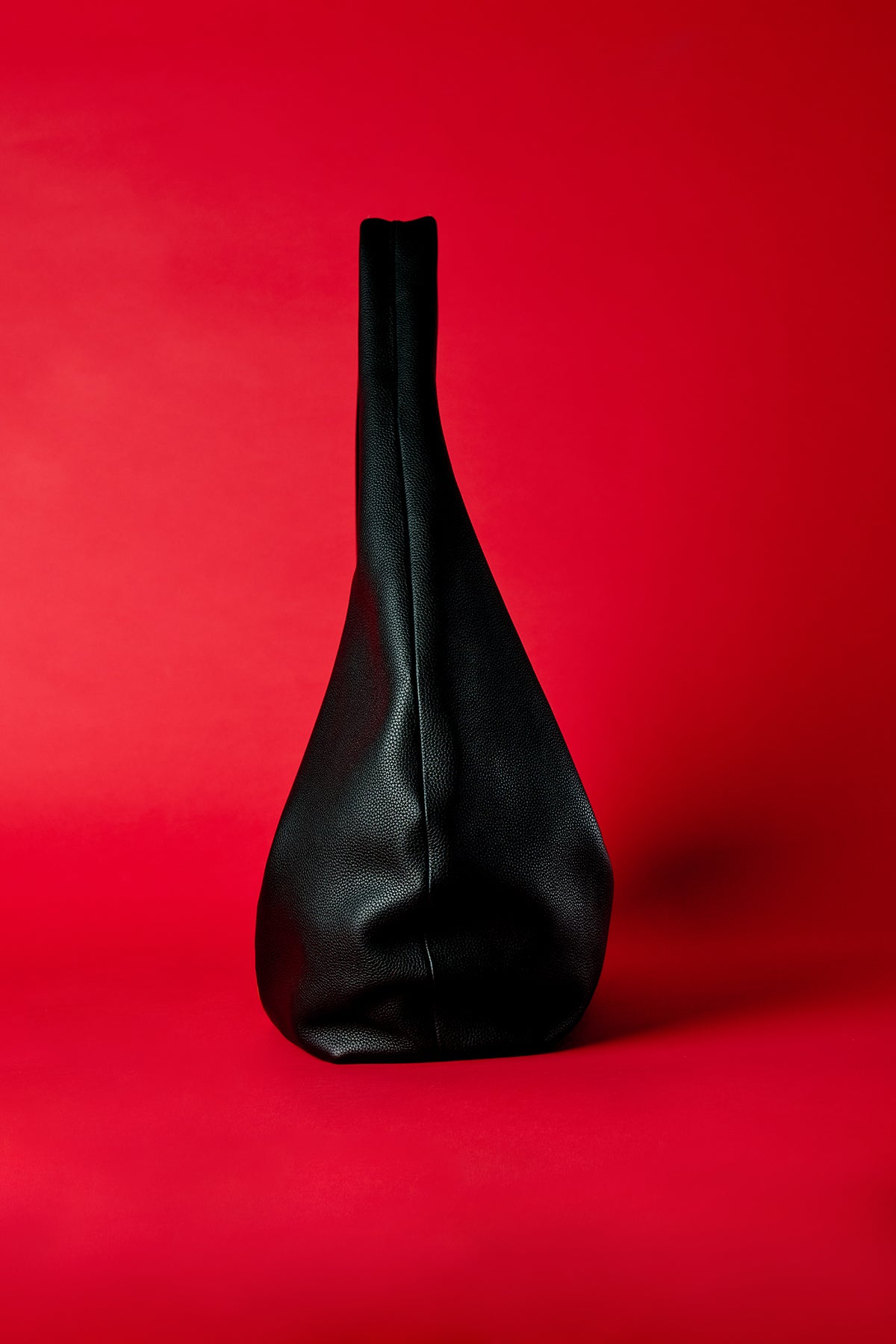 London Togo Leather Maxi Handbag - Black