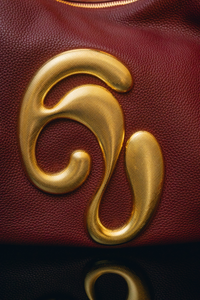 London Togo Leather Maxi Handbag - Burgundy