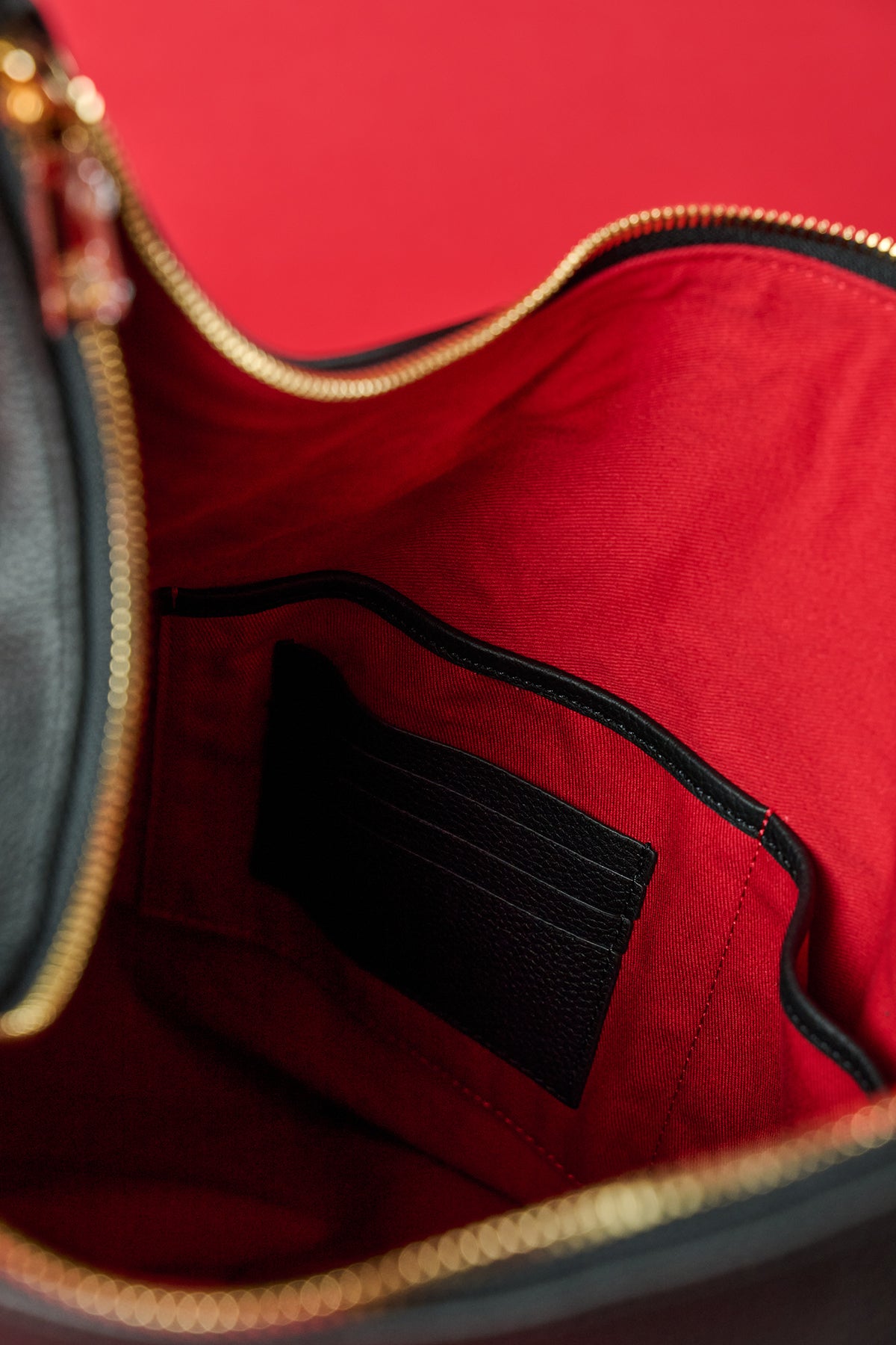 London Togo Leather Maxi Handbag - Black