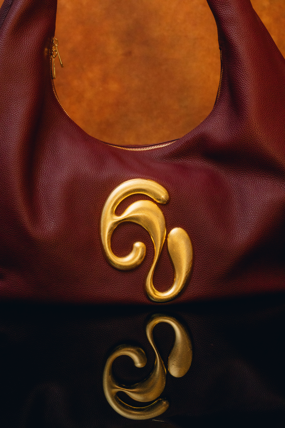 London Togo Leather Maxi Handbag - Burgundy