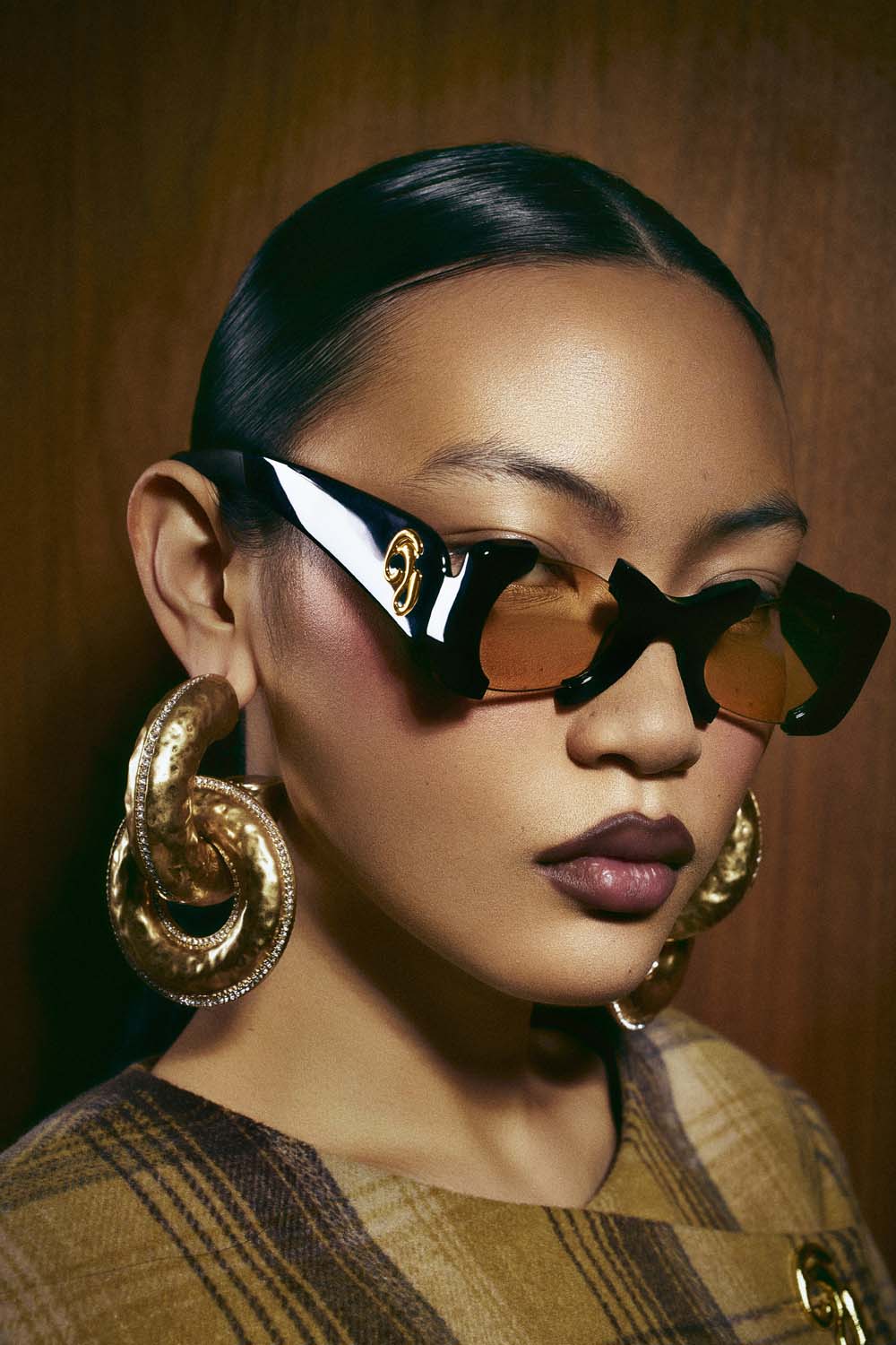 Suki Sculptural Statement Sunglasses - Black